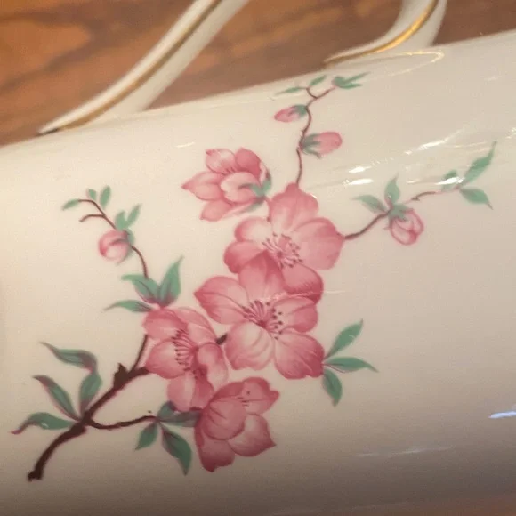 Floral Pink and Gold Trim Teacup and Saucer Set - Picture 7 of 9